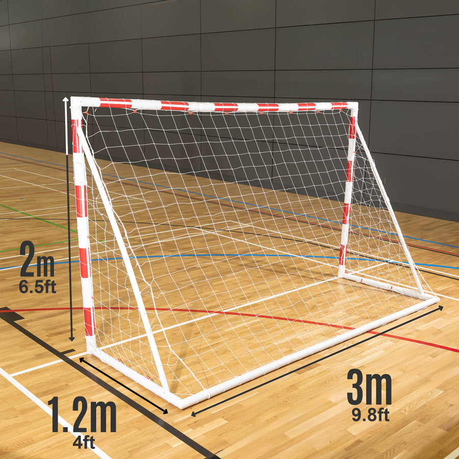 Q-FOLD Handball Goal 300 x 200 cm size chart in a sports hall: 300 cm wide, 200 cm high and 120 cm deep.